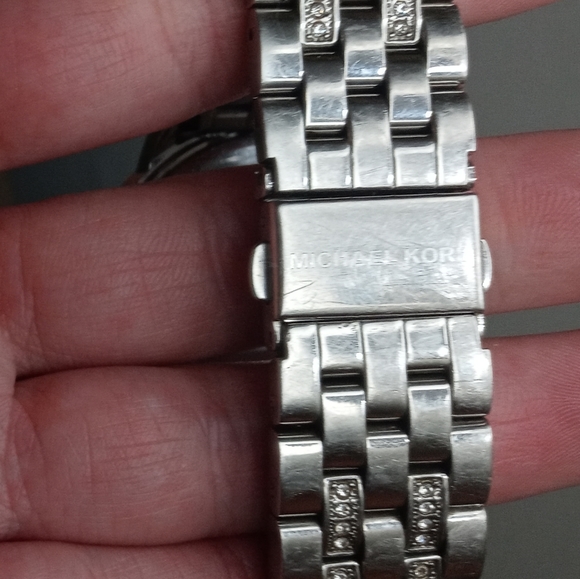 Michael Kors Watch - Picture 8 of 9